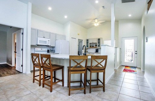 Stoneybrook House | 144 m² House ∙ 3 bedrooms ∙ 6 guests