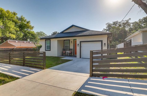 Sulphur Springs House | 145 m² House ∙ 4 bedrooms ∙ 10 guests