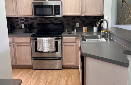 Indian Point House | 15 minutes away from Disney parks and major attractions.