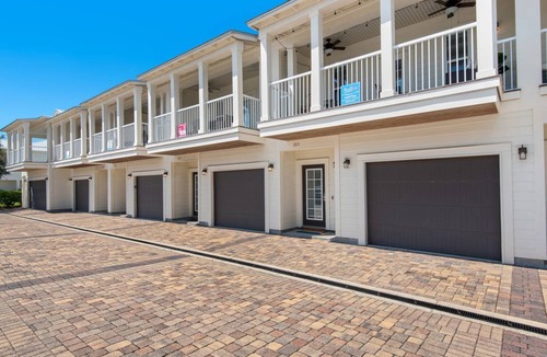 Crystal Beach House | 154 m² House ∙ 3 bedrooms ∙ 10 guests