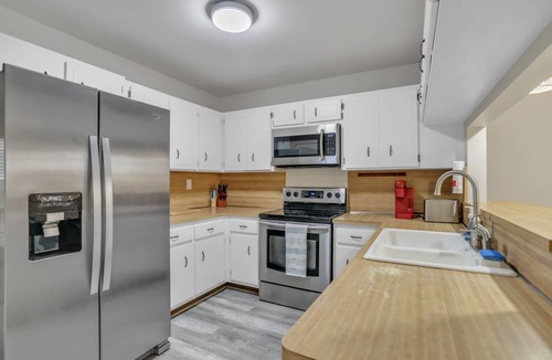 Hollywood Lakes House | 158 m² House ∙ 3 bedrooms ∙ 6 guests