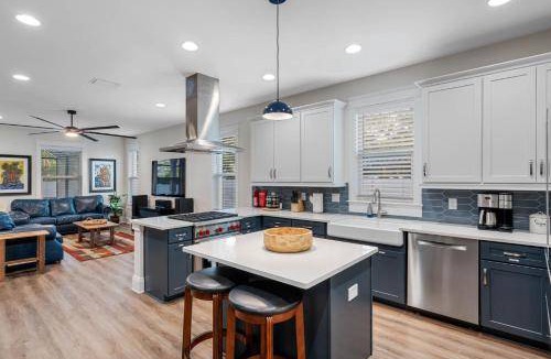 Riverside Heights House | 167 m² House ∙ 3 bedrooms ∙ 8 guests