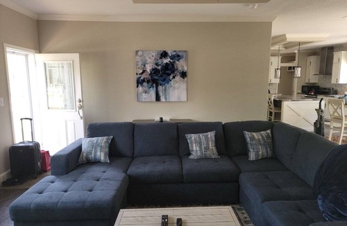 Bronson House | 167 m² House ∙ 3 bedrooms ∙ 8 guests