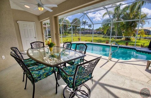 Broadmoor House | 173 m² House ∙ 4 bedrooms ∙ 8 guests