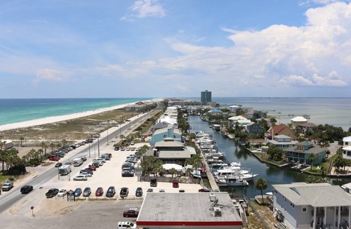 Pensacola Beach Condo | 174 m² Condo ∙ 3 bedrooms ∙ 6 guests