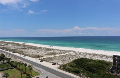 Pensacola Beach Condo | 174 m² Condo ∙ 3 bedrooms ∙ 6 guests