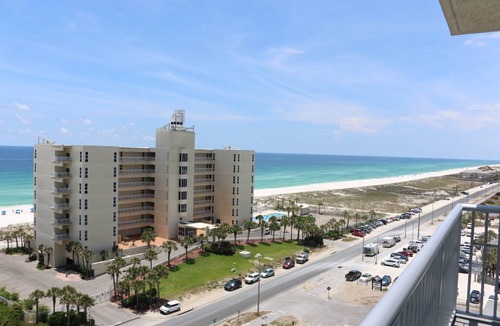 Pensacola Beach Condo | 174 m² Condo ∙ 3 bedrooms ∙ 6 guests
