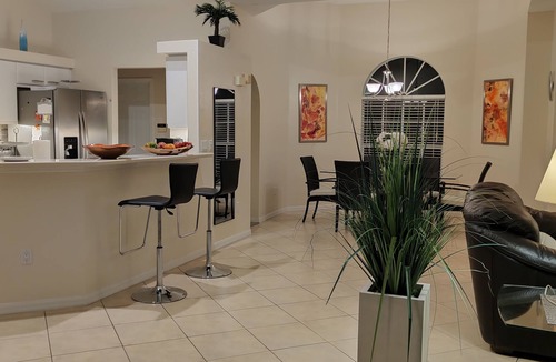 Caloosahatchee Villa | 1750 ft² villa with solar, as well as electric heated pool and south exposure