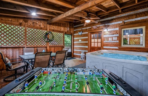 Gatlinburg - Pigeon Forge Cabin | 178 m² Cabin ∙ 3 bedrooms ∙ 8 guests