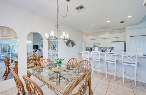 Falcons Glen House | 188 m² House ∙ 3 bedrooms ∙ 6 guests