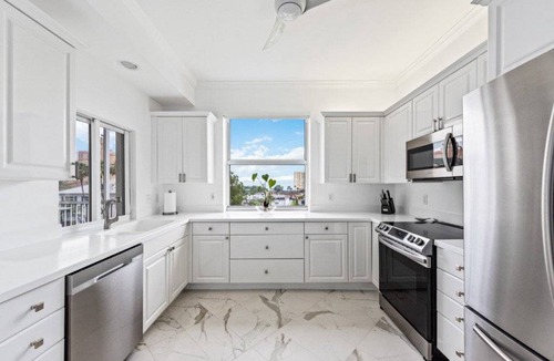 Vanderbilt Beach Condo | 189 m² Condo ∙ 3 bedrooms ∙ 6 guests