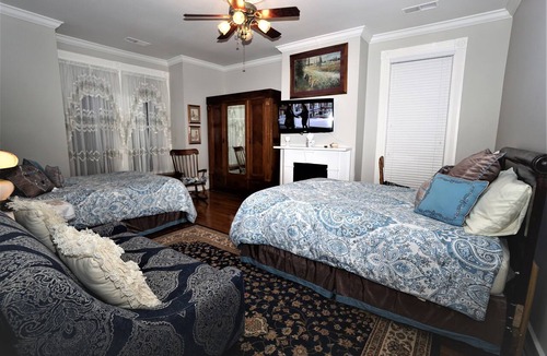 Paducah Bed & Breakfast | 1895 Washington Hotel