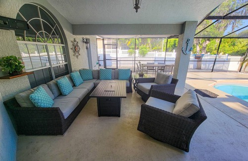Sunridge Woods House | 193 m² House ∙ 5 bedrooms ∙ 15 guests