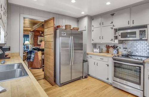 Highlands Cabin | 1935 Called. It Wants You to Stay a While | Laurelwood