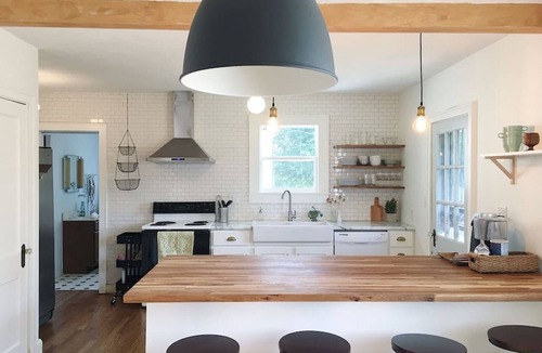 Knoxville House | 1940`s Bungalow near Downtown & UT Campus