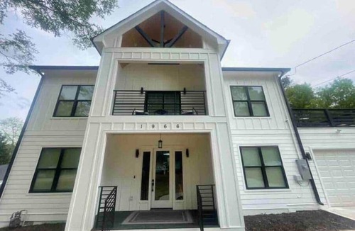 Candler-McAfee House | 🌟 1966 Modern Luxury Updated - Stylish Home