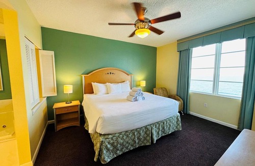 Brush - Stewarts Resort | 1BD/Daytona - Condo w/Wide Open Ocean F U N!