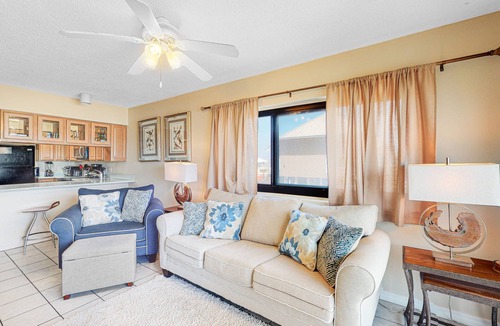 Navarre Beach Condo | 1st-floor condo with WiFi, outdoor pool & grilling area