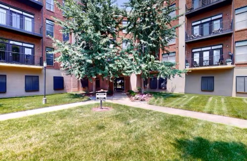 North Capitol Condo | 2 bed/2 bath Condo - Less than 1 Mile to Broadway!