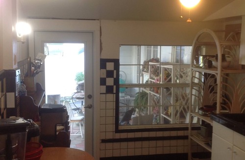 Historic Kenwood House | 2 Bedroom, 1 Bath, Nice quiet area, 1.6 miles to Tropicana Field