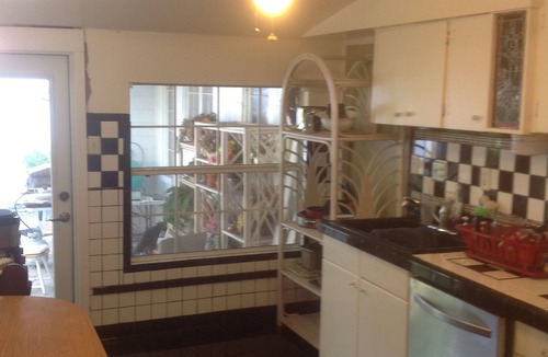 Historic Kenwood House | 2 Bedroom, 1 Bath, Nice quiet area, 1.6 miles to Tropicana Field
