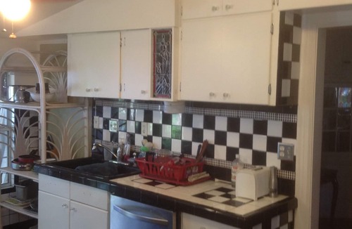 Historic Kenwood House | 2 Bedroom, 1 Bath, Nice quiet area, 1.6 miles to Tropicana Field