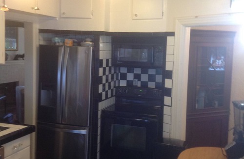 Historic Kenwood House | 2 Bedroom, 1 Bath, Nice quiet area, 1.6 miles to Tropicana Field