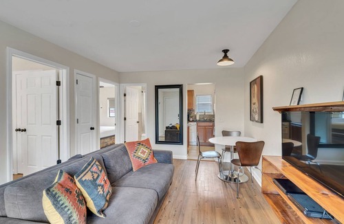 West End Apartment | 2 Bedroom 1 Bathroom Near Broadway!