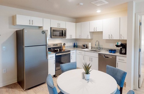 Clegg House | 2 Bedroom 2 Bathroom Furnished Apartment