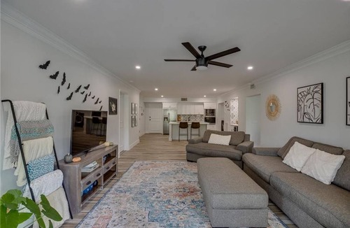 Indian River Shores Condo | 2 Bedroom Condo 431240 by Houzlet