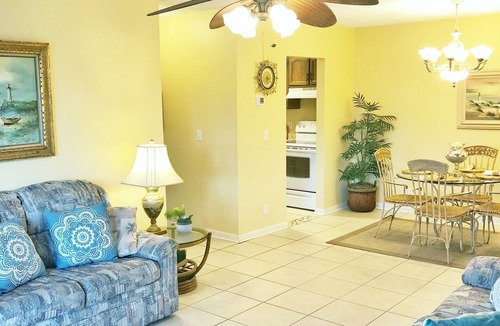 Fernandina Beach Condo | 2 Bedroom Condo 2 Blocks from Beach