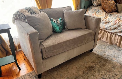 Shelby House | 2-bedroom farmhouse in tranquil Shelby with cozy charm