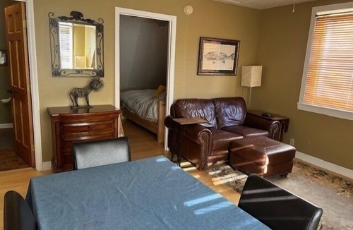 Kenilworth House | 2-bedroom house in cool Asheville walk to Biltmore Village