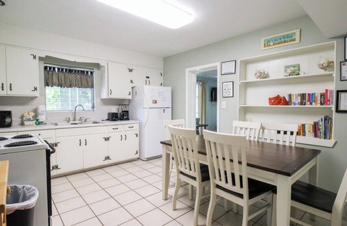 Golden Beach House | 2 BR Home With Private Beach Access To Golden Beach - Luna Sea