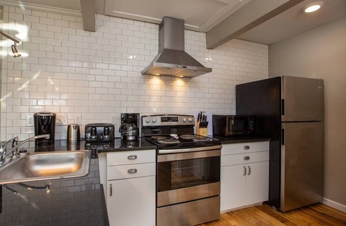 Winston - Salem Apartment | 2 BR Trendy Apt Walking Distance to Hospital