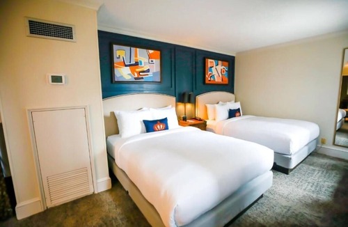 Charlotte Center City Hotel | 2 Convenient Units Near Charlotte Convention Center – 3 min walk