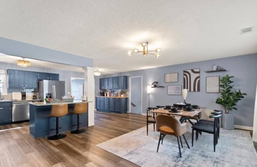 Smyrna House | 2 En-Suites on Main - Fire Pit, Games, Pets Ok