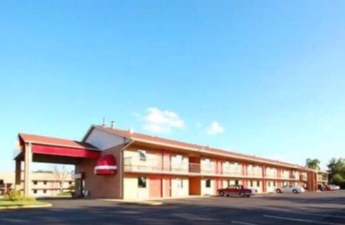Richburg Hotel | 2 Family-Friendly Queen Rooms Near Shopping + Attractions – Great for Kids