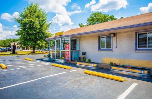 Kernersville Apartment | 2 Full Bed|Smk|Kernersville NC