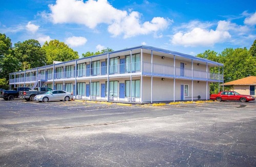Kernersville Apartment | 2 Full Bed|Smk|Kernersville NC
