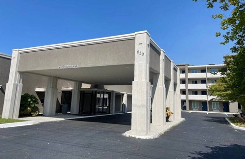 West Columbia Apartment | 2 Full Beds|Non-Smoking|Micfridge