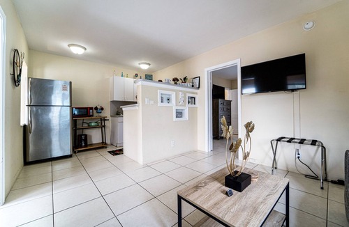 Edgewood Apartment | #2 Heated Pool, Private Patio & Grill, 1BR+sunroom