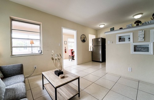 Edgewood Apartment | #2 Heated Pool, Private Patio & Grill, 1BR+sunroom