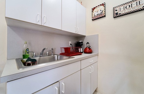 Edgewood Apartment | #2 Heated Pool, Private Patio & Grill, 1BR+sunroom