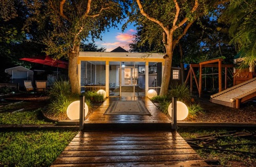 Cloud Lake House | 2 Homes Hot Tubs x2 Heated Pool Fire Pit