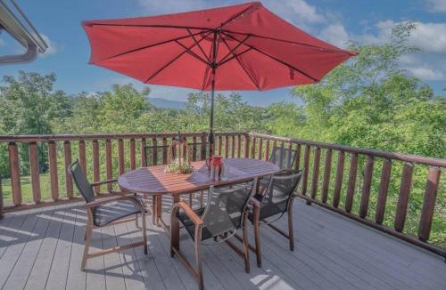 Dandridge Apartment | 2 HOMES on Douglas Lake - Smoke Rise Lodge & Barn