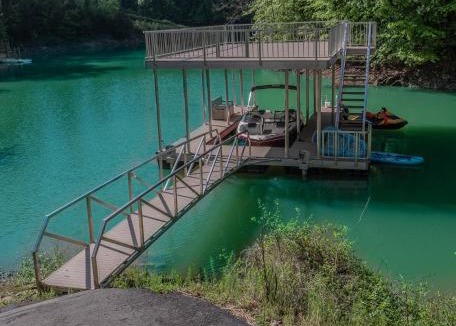 Dandridge Apartment | 2 HOMES on Douglas Lake - Smoke Rise Lodge & Barn
