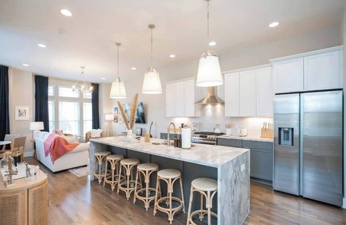 Hadley - Washington House | 2 Homes-Sleeps 24-Roof Decks-Grills Near Broadway