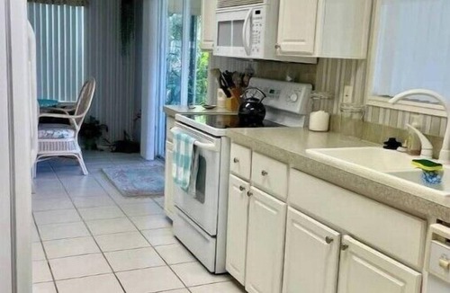 Moore Haven House | 2 houses, 2 boat slips boat ramp,