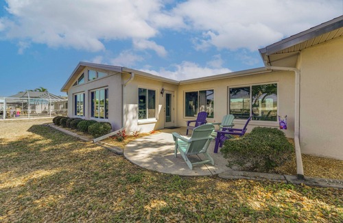 Englewood Cottage | 2 Mi to Englewood Beach! Home w/Private Dock
